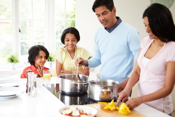 Cooking Tips for Working Women : How to get your family to support you