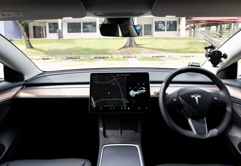 Tesla Model 3 SR+ Dashboard