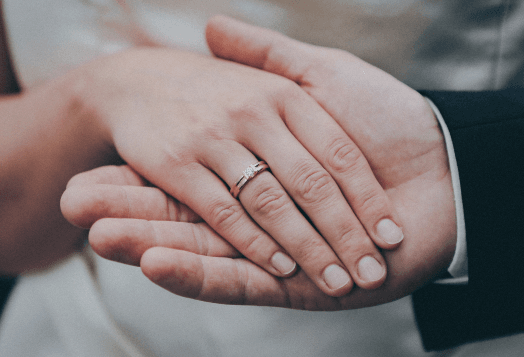 Planning an Engagement Party That Feels Effortless and Looks Expensive